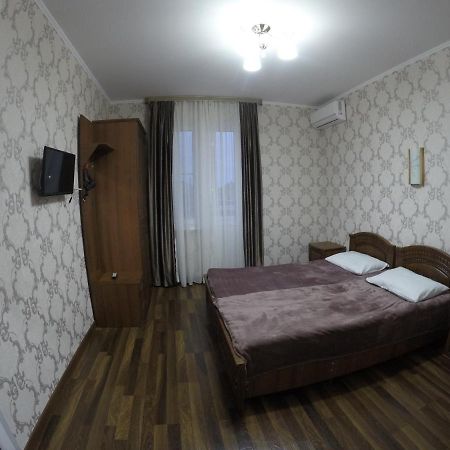 Alan Hotel Sukhumi Bagian luar foto