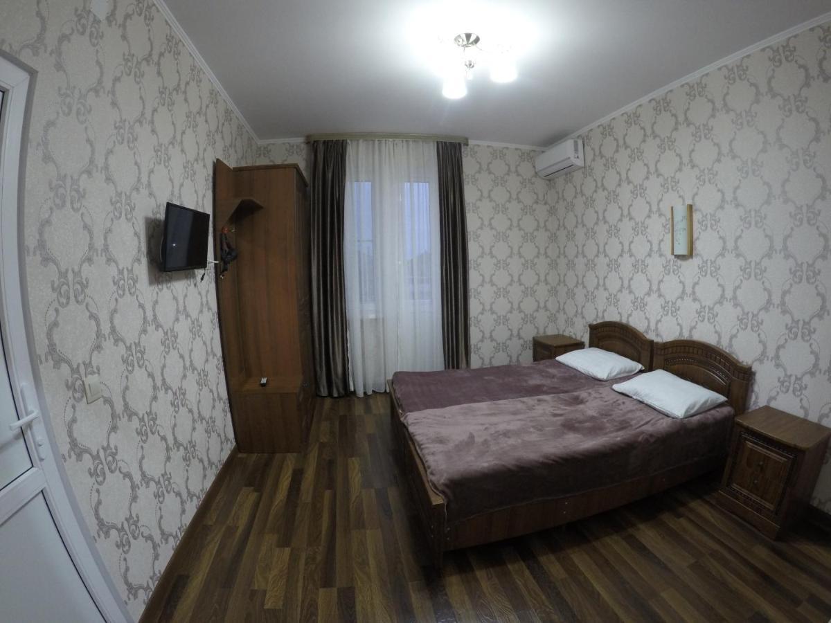 Alan Hotel Sukhumi Bagian luar foto