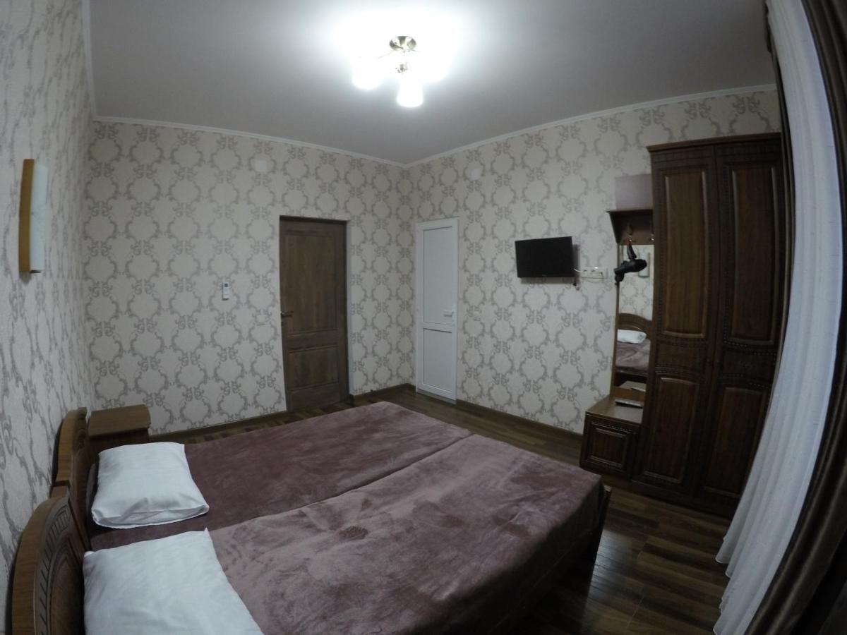 Alan Hotel Sukhumi Bagian luar foto