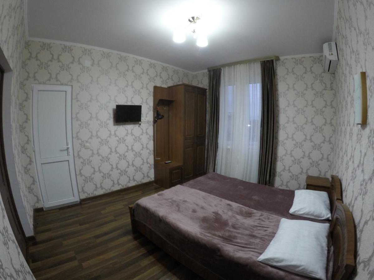 Alan Hotel Sukhumi Bagian luar foto